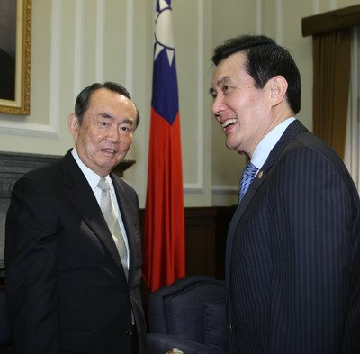 Ma discusses nuclear power with Japanese experts