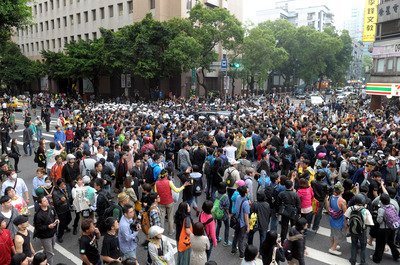 Gov’t agencies meet to discuss action against protestors