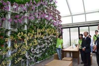 Representative to France congratulates Taiwan team at Solar Decathlon
