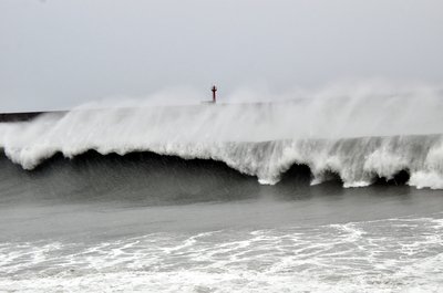 Typhoon Matmo lands in Taiwan