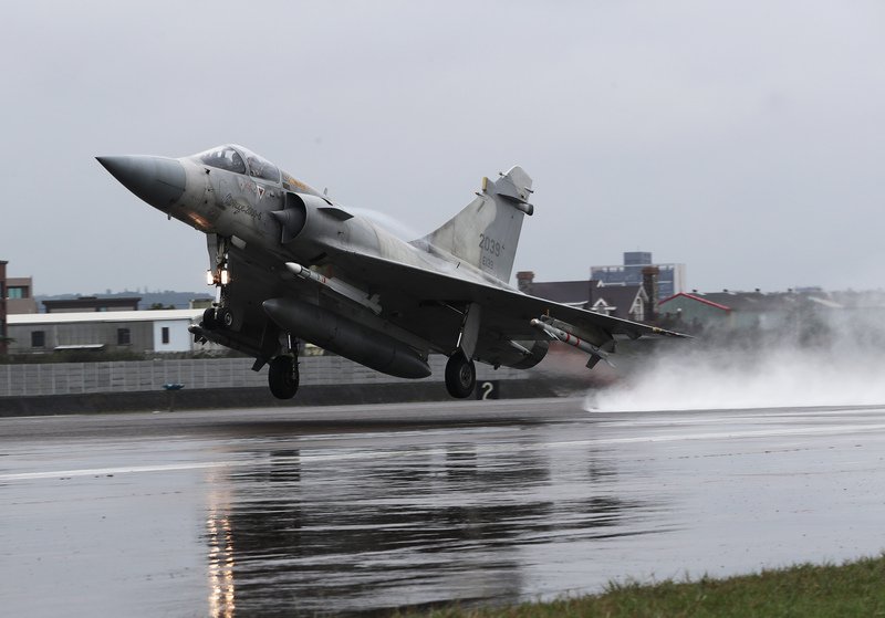 VIDEO:Mirage 2000s can take off in 6 minutes