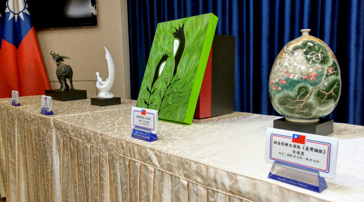 VIDEO: Gifts for Caribbean allies unveiled