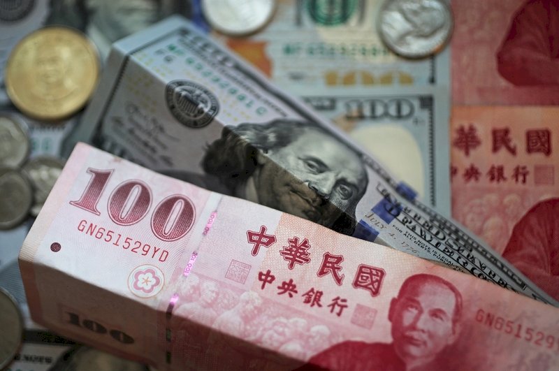 Greenback depreciation would be gradual: Official