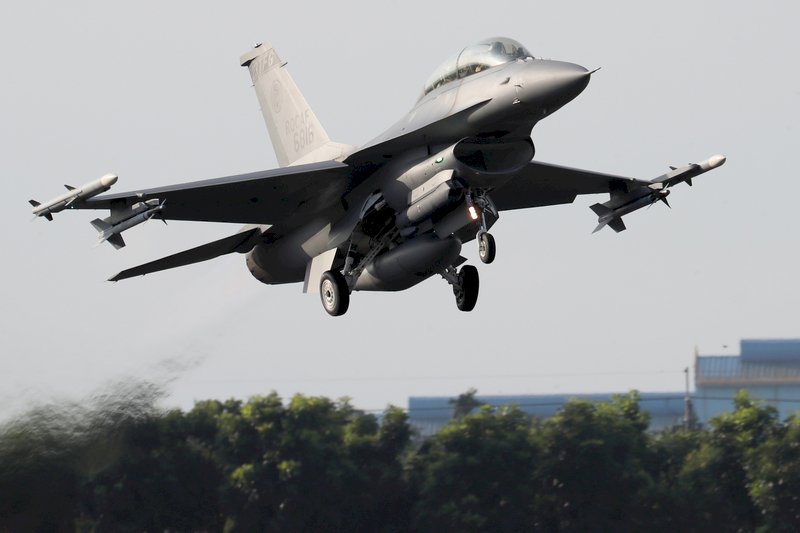 Taiwan to commission first F-16V wing in November