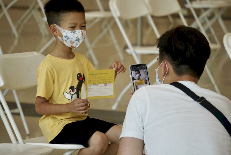 Taiwan to open mass vaccination sites for children