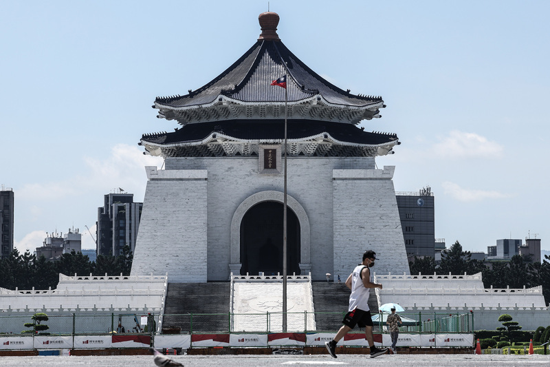 No plans to demolish CKS Memorial Hall: Premier Chen