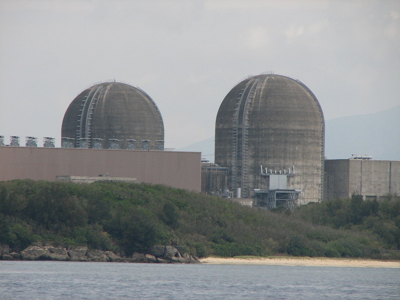 Plans to decommission nuclear reactor continue amidst power shortage concerns