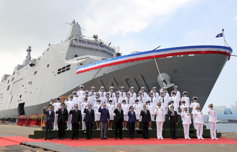 Taiwan’s first amphibious transport ship launched