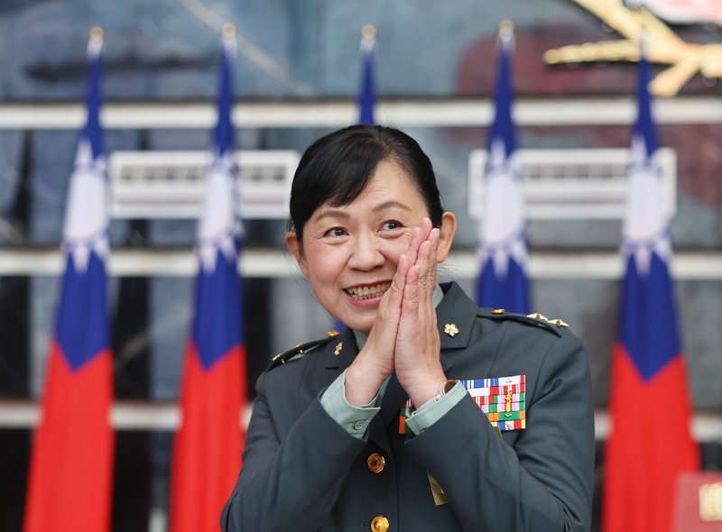 Taiwan Army Promotes First Female To Lieutenant General Rank At ...