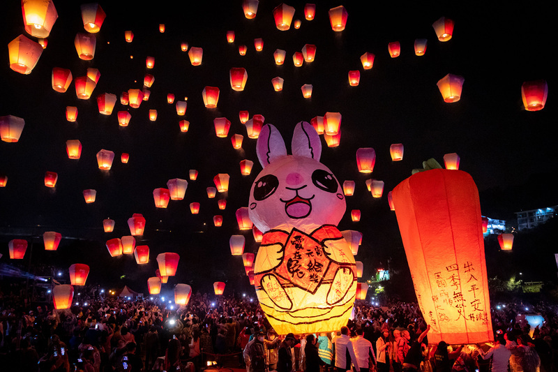 Diving certification, bucket lists, and the Lantern Festival