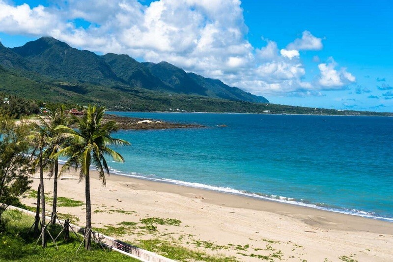Relaxing residency rules, self-quarantine, and Taitung beach festival