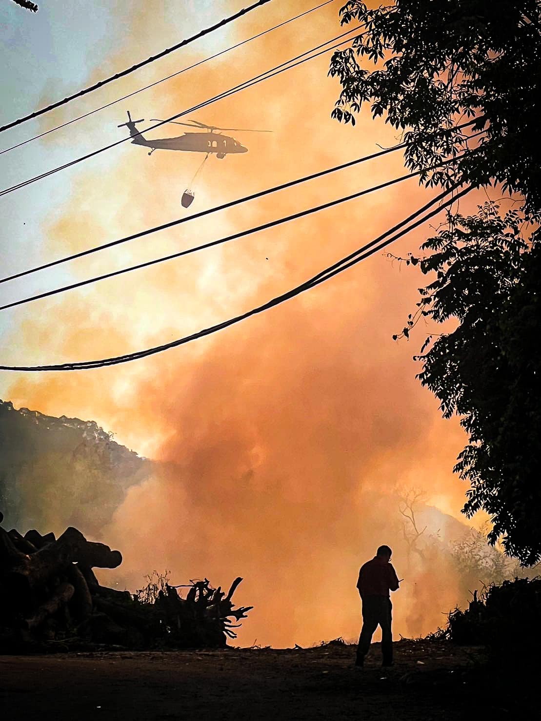 VIDEO: 10 firefighters injured in Miaoli wildfire