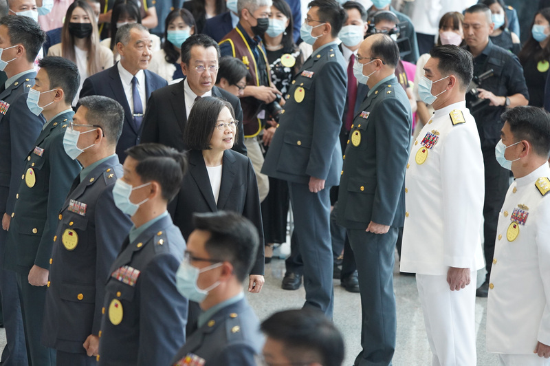 President Tsai attends military pinning-on ceremony
