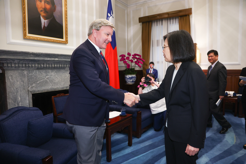 One of the largest US delegations to visit Taiwan meets with President Tsai