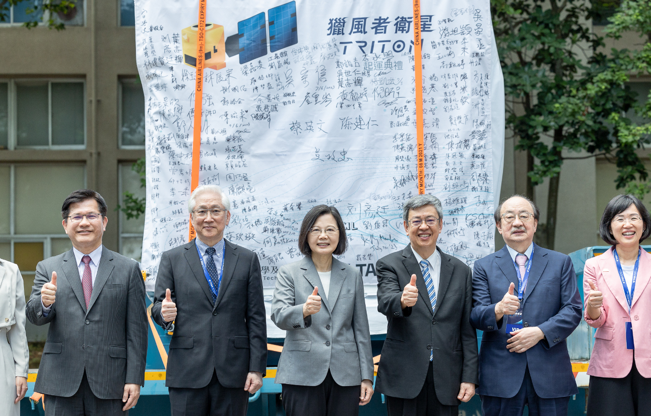 President Tsai attends departure ceremony for first Taiwan-made weather satellite Triton