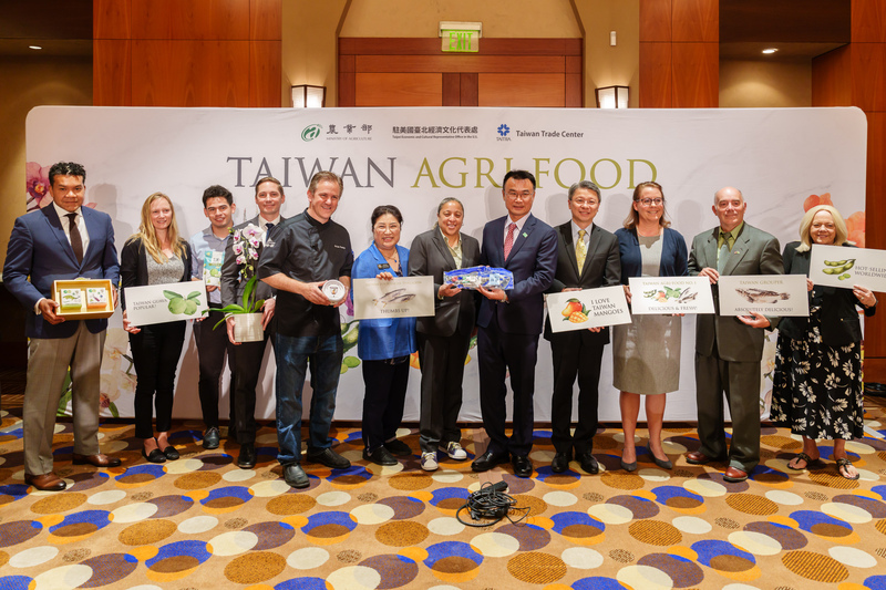 New agriculture minister promotes Taiwan’s farm and fishery products in the US