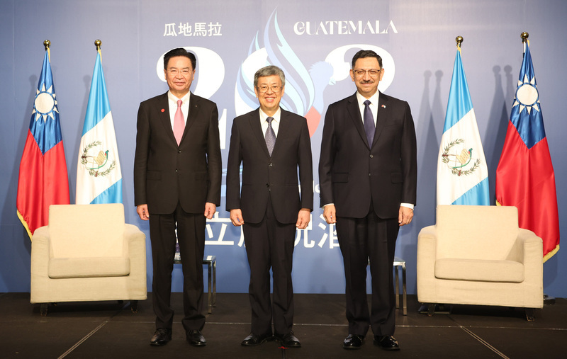 Premier joins in celebrating Guatemala's 202 years of independence
