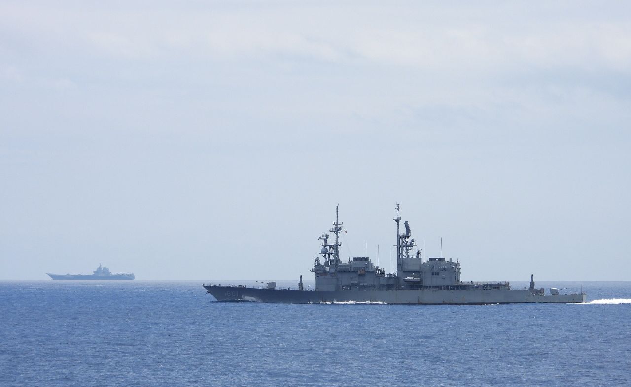Taiwan tracks 35 Chinese aircraft around the island