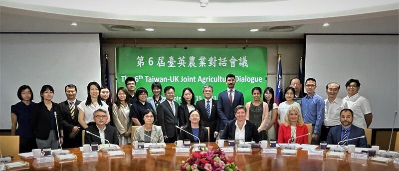 Taiwan and UK agricultural ministries tackle bird flu and more at Taipei dialogue