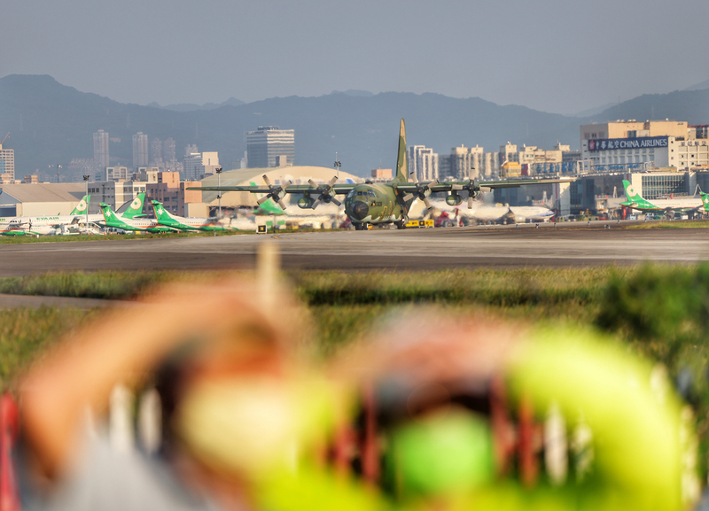 Several Kinmen residents reportedly unable to fly home to vote