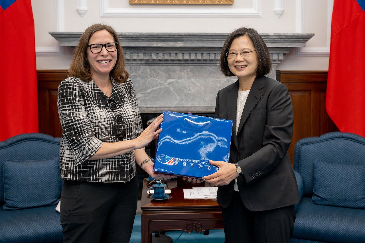President Tsai Ing-wen receives AIT Chair Laura Rosenberger