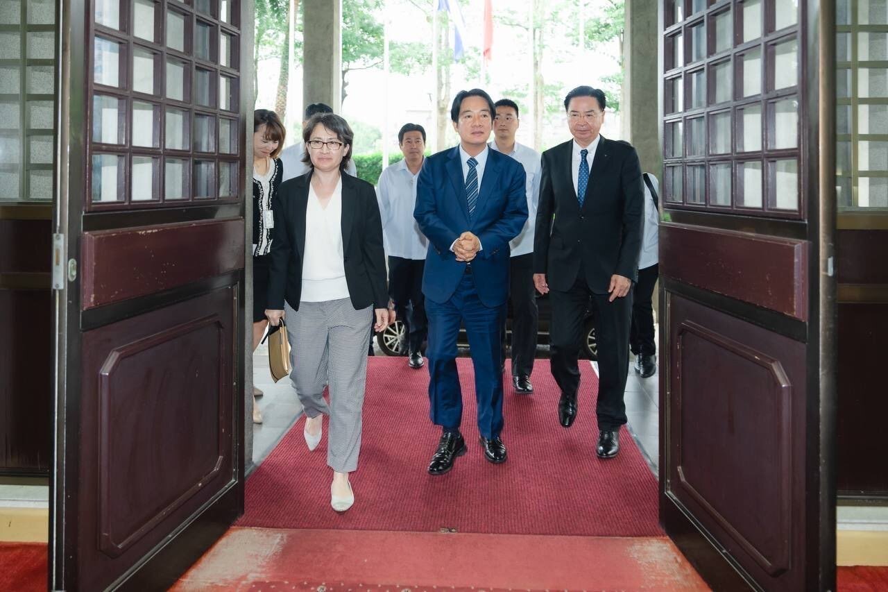 Taiwan's president-elect and vice president-elect were briefed by foreign minister on international affairs