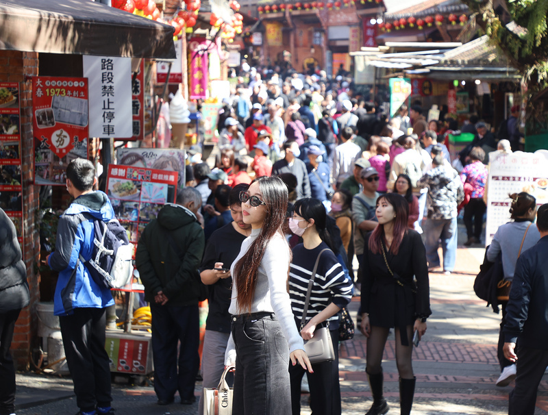 WATCH: Taiwan’s tourism struggles amid outbound travel boom