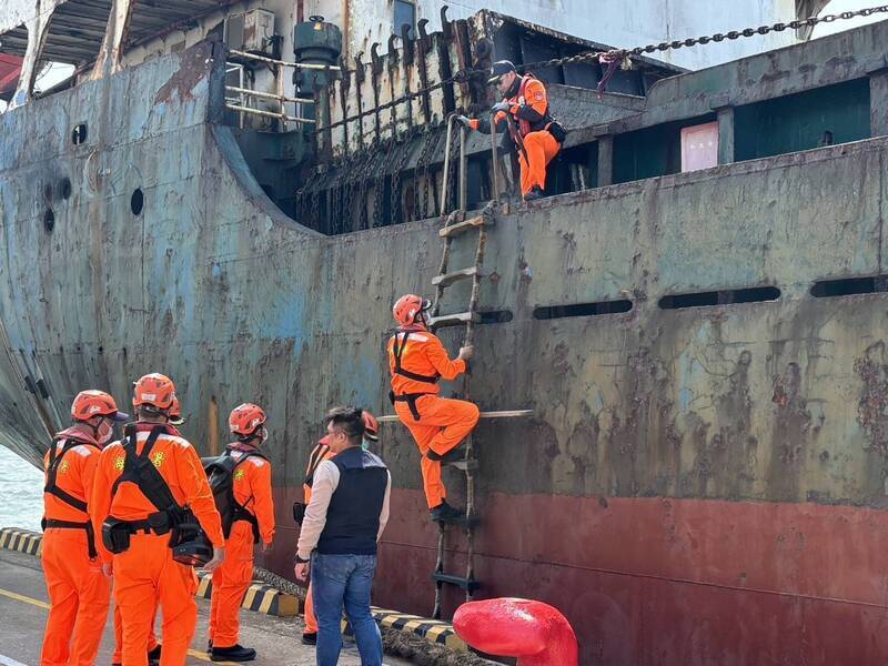 WATCH: Authorities investigating whether “Hong Tai” cargo ship is responsible for severed cable