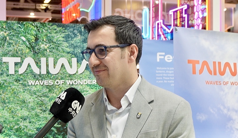 Berlin House of Representatives Jian Omar praises Taiwan at travel trade show