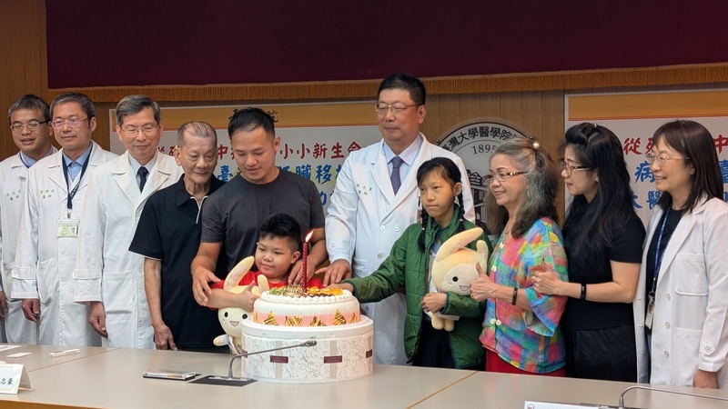 Successful liver transplant patients return to NTU Hospital International Medical Center after 10 years of health